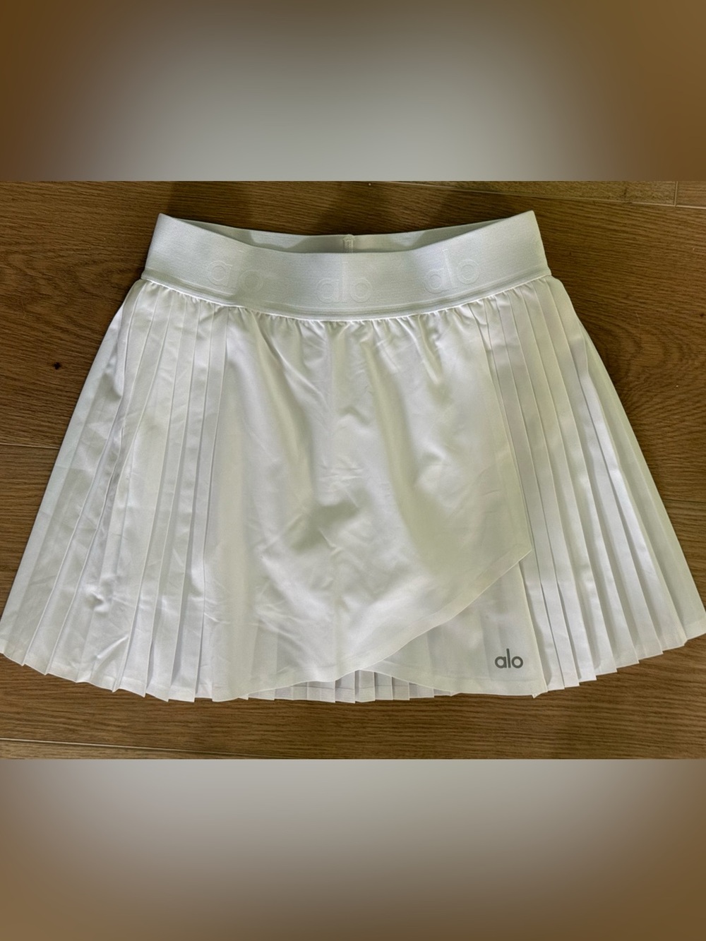 Alo Yoga Grand Slam Tennis Skirt XS White Pleated Athletic Skort Built In Shorts